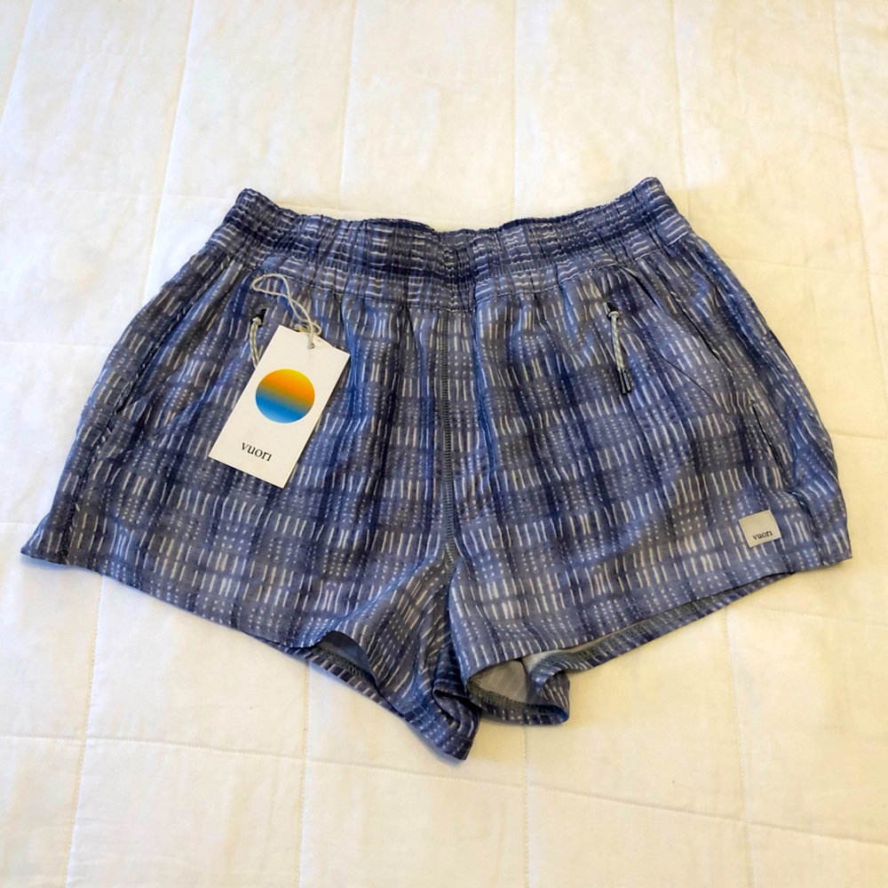 Vuori, shibori running shorts, NWT, small